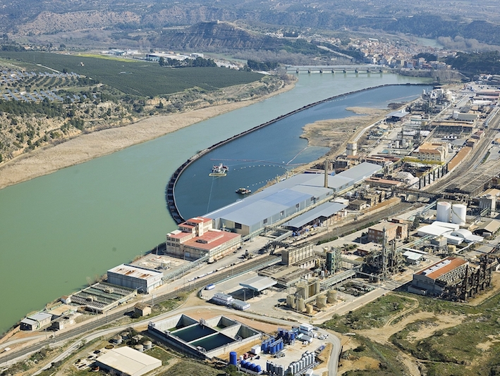 Acuamed ya ha retirado una tercera parte de los lodos tóxicos del embalse de Flix