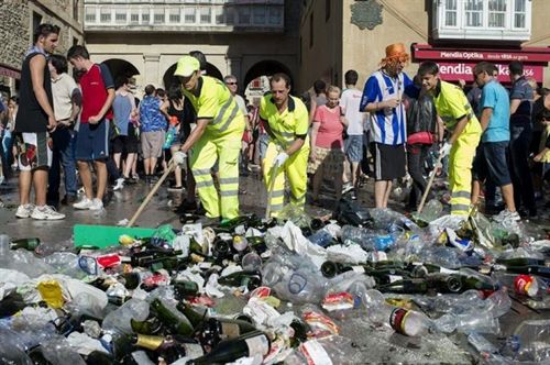 Recogidos 6.000 kilos de vidrio en Vitoria durante la bajada de Celedón