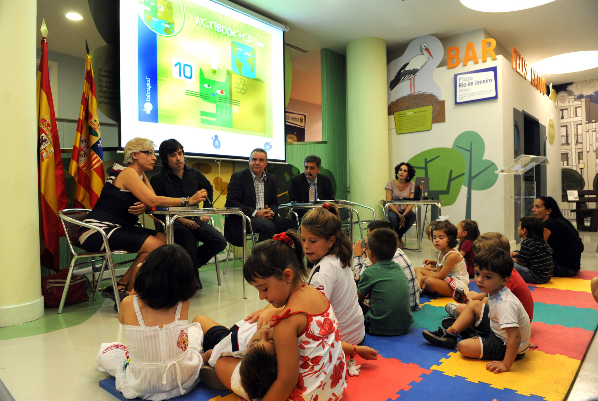 El Departamento de Medio Ambiente e Imaginarium editan el libro "10 buenas ideas" para educar a los más pequeños en buenos hábitos ambientales