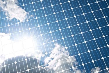 Asociaciones de productores de energías renovables tachan la reforma energética de ‘expropiación encubierta’