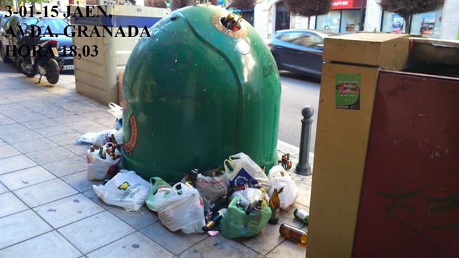 Jaén ‘caos’ en los contenedores de recogida de vidrio