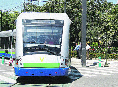 La creación y reforma de zonas verdes asociadas al tranvía como compensación supondrá dos millones de inversión