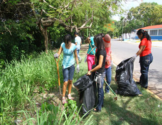 Jóvenes participan en el Día Mundial del Medio Ambiente