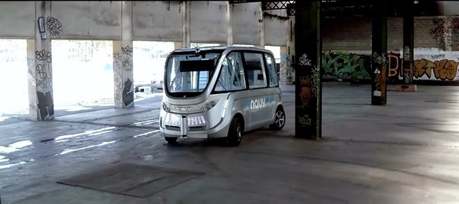 Las Vegas acoge las pruebas del primer vehículo eléctrico y autónomo que circula por Estados Unidos