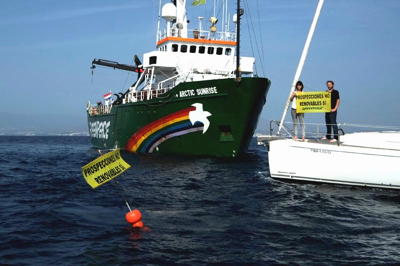 Arrestado el barco Arctic Sunrise en el puerto de Arrecife