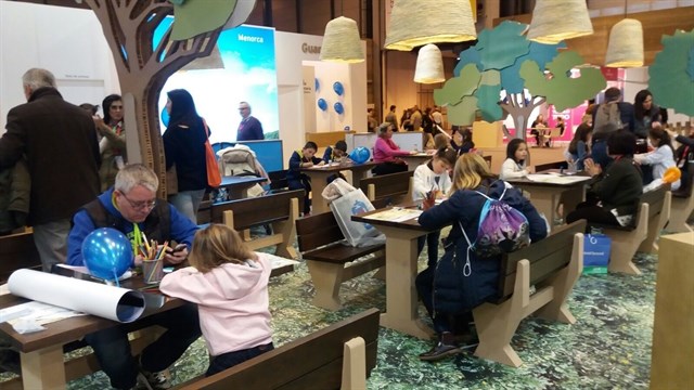 La ATB realiza talleres de educación medioambiental para niños en Fitur