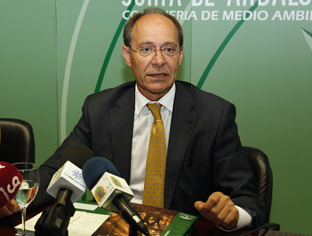 Andalucía forma a mariscadores de Doñana ante la contaminación por posibles vertidos de hidrocarburos