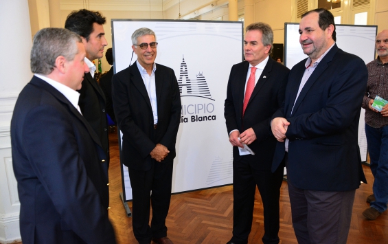 Argentina. Presentaron dos parques eólicos para Bahía Blanca