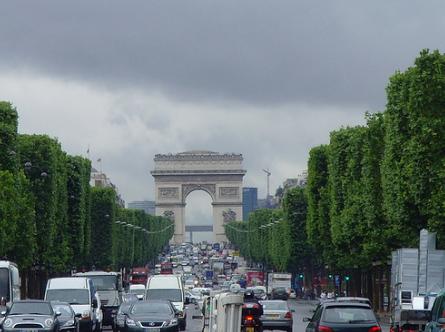 Los combustibles fósiles favorecens la emisiones de sustancias contaminantes