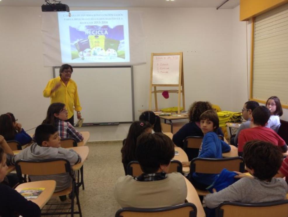 Los centros escolares de Monforte de Lemos se interesan en la campaña de reciclaje de Sogama