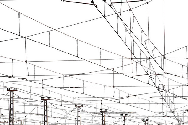 Energía por el movimiento del tendido eléctrico