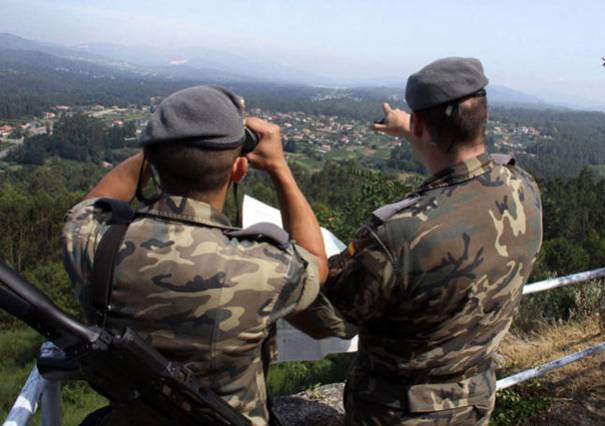 El Ejército se despliega en los montes gallegos contra los incendios forestales