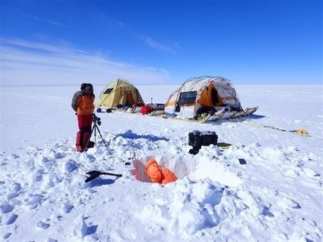 El trineo de viento llega al río de Hielo en el Ártico para estudiar el impacto del cambio climático