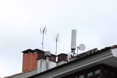 Asturias. Solicitamos el desmantelamiento de otra antena de telefonía ilegal en Colunga