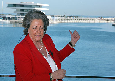 Barberá dice que el PP demostrará esta tarde cómo se llena la Plaza de Toros sin autobuses de otras comunidades