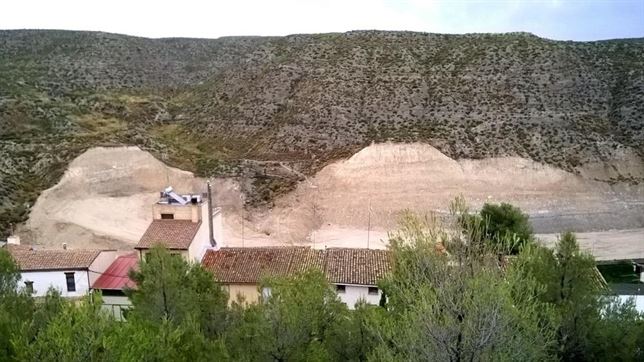 Exigen en Aragón paralizar la extracción de gravas del escarpe de Alfocea