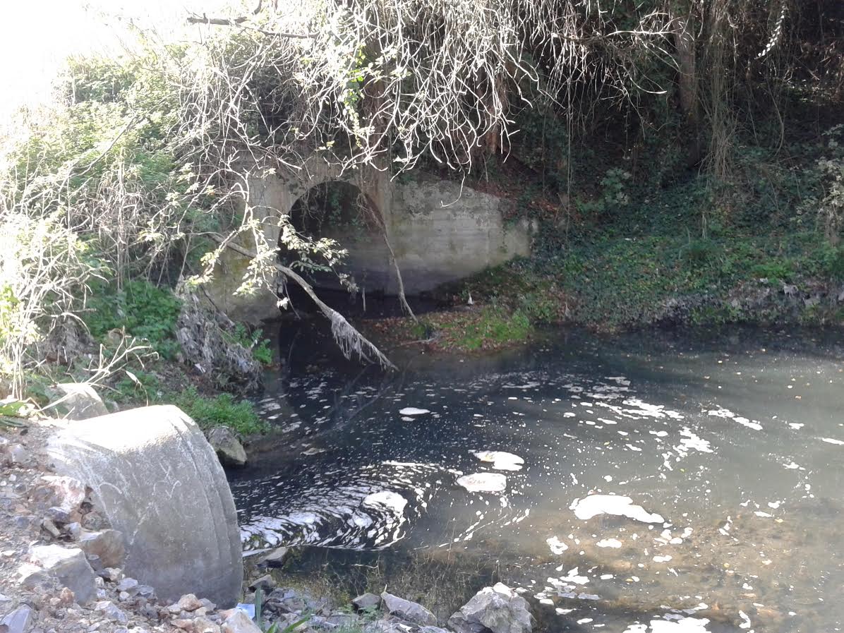 Los vertidos de aguas residuales de Oviedo al río Nora quedan sin sanción y sin reparar
