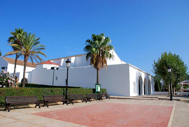 Restos de obra cancerígenos en Sant Carlos (Ibiza)