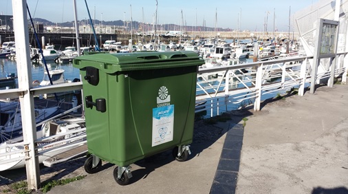El Puerto de Gijón pone en marcha una iniciativa para recoger basuras en alta mar