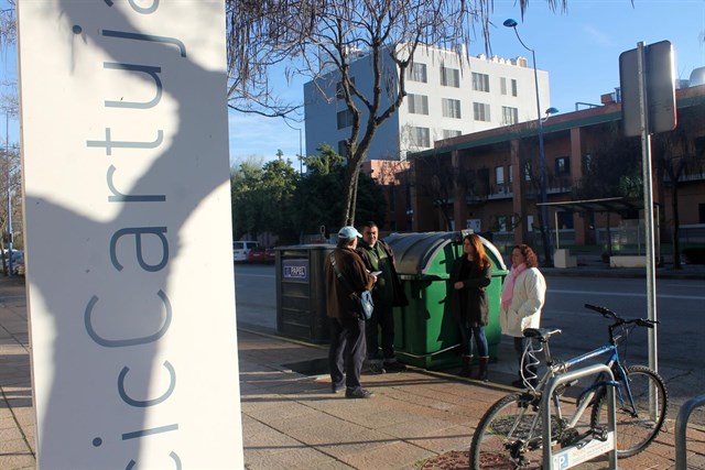 Exigen más contenedores para reciclaje en la Cartuja