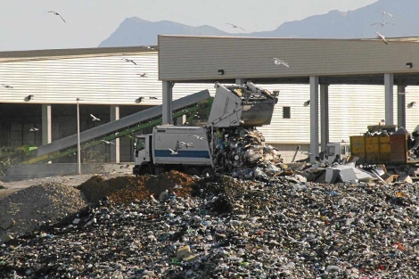 El vertedero de Foncalent dejará de recibir basuras de fuera antes de 2019