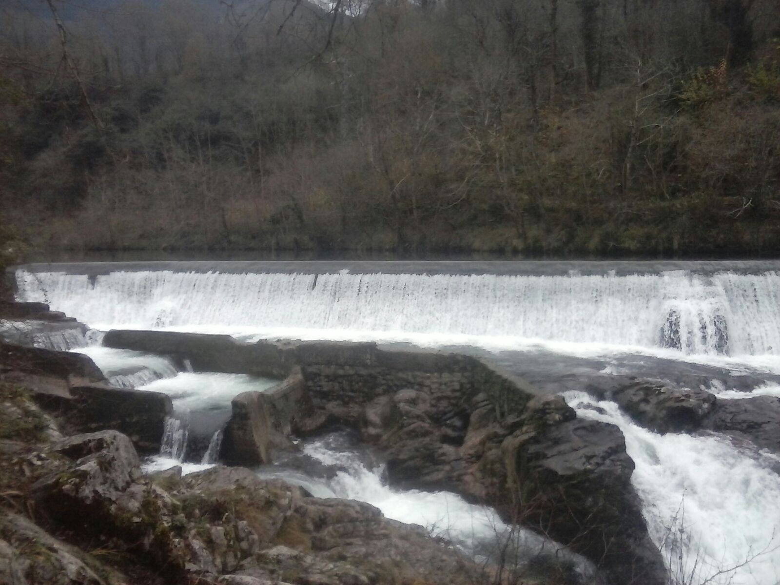 Asturias. Hemos pedido que se paralice sin demora el uso de la presa de Caño en el río Sellan