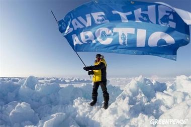Carlos Bardem y Alberto Ammann viajarán con Greenpeace al Ártico para pedir su protección