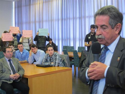 Revilla ‘arremete’ contra el fracking en Cantabria