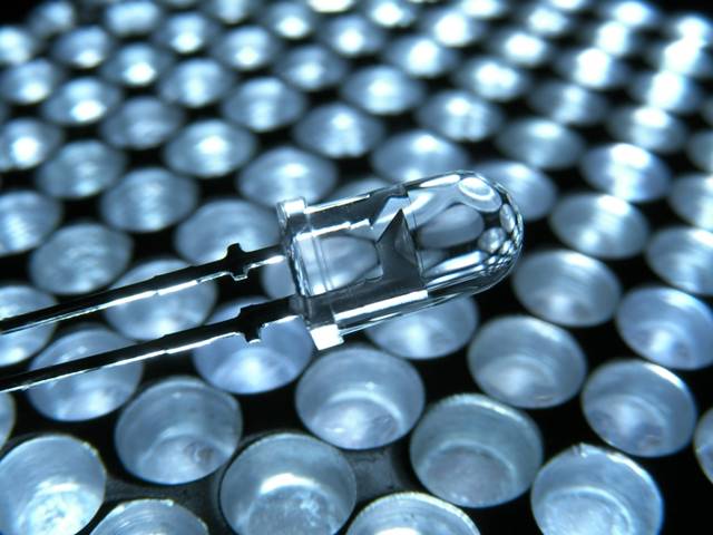 Viajes Eroski y Marina dOr Energias Renovables acuerdan implantar tecnología LED