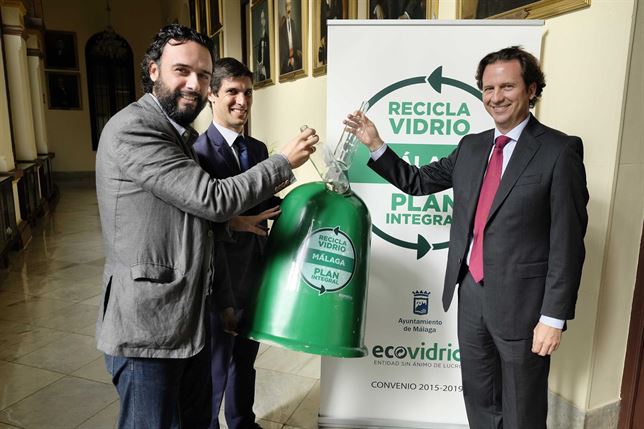 Ecovidrio retirará estos residuos en Málaga e instalará 500 contenedores