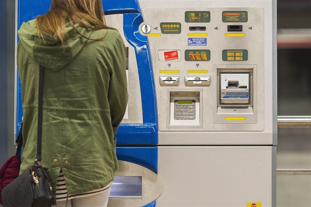 Rollán asegura que Metro está preparado para prestar servicio con el Escenario 2 de contaminación activado