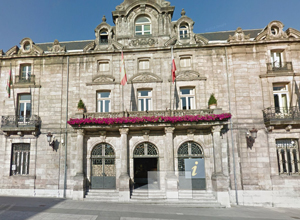 Proponen prohibir el uso de herbicidas en los patios de los colegios cántabros