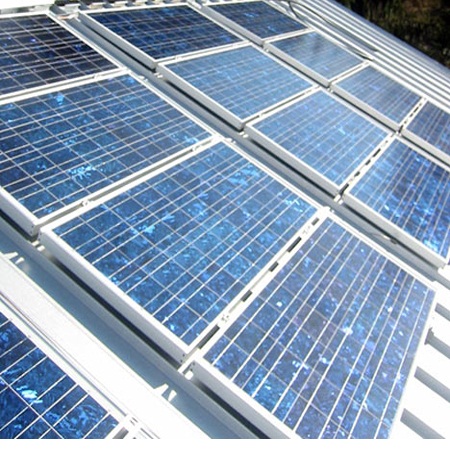 Ochenta y nueve semanas de ‘papeleo’ para instalar unos paneles solares en tejado para uso comercial