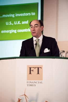 Galán dice al Gobierno que todavía tiene la ocasión de mejorar una reforma energética agridulce