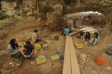 Las cuevas de Moià resuelven cinco incógnitas sobre los neandertales