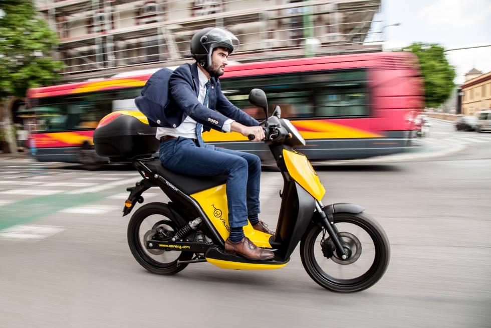 València se apunta al alquiler de motos eléctricas por minutos