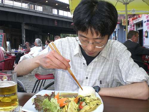 Los palillos desechables de los chinos