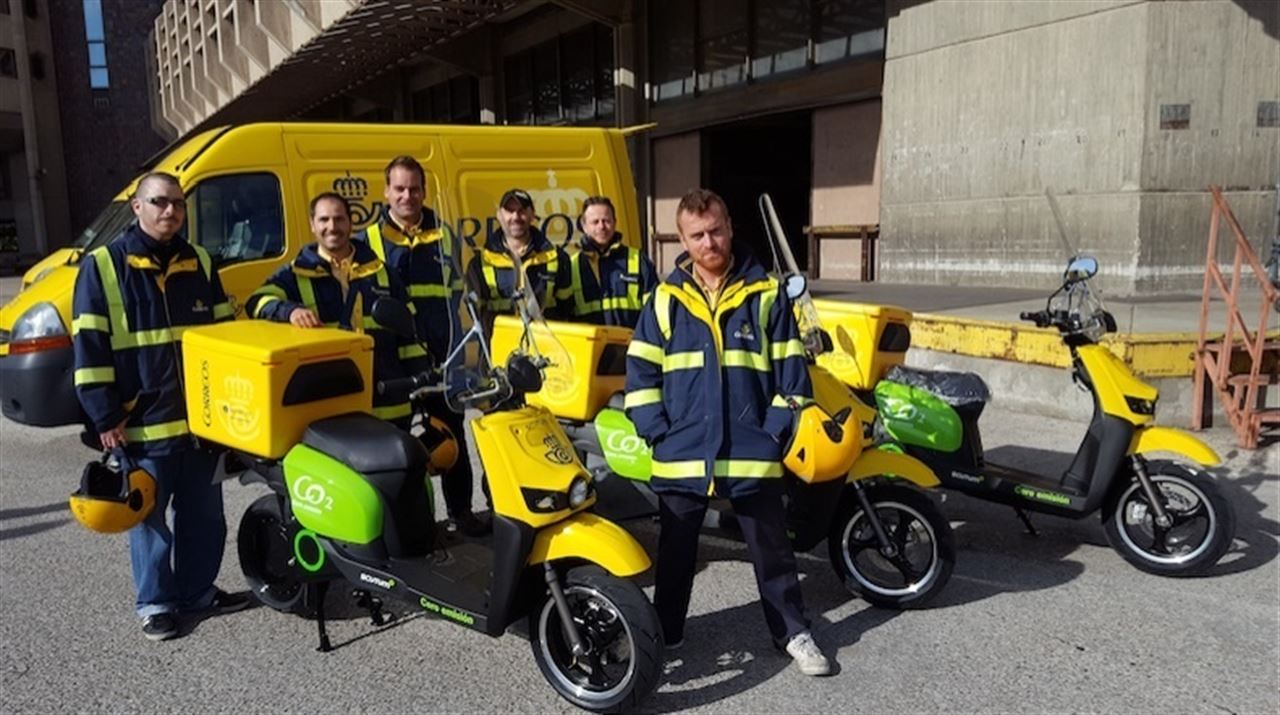 Correos se apunta a los scooters eléctricos