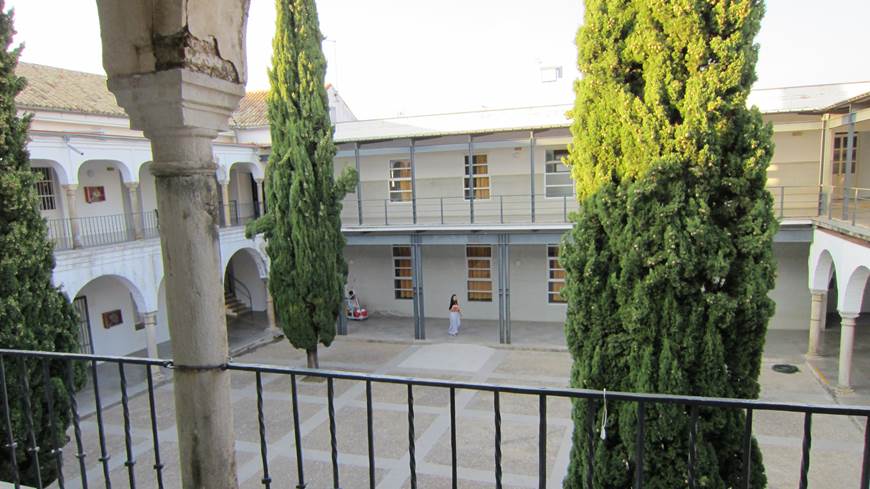 Urgen retirar el amianto del IES El Carmen de Cazalla en la Sierra Norte de Sevilla