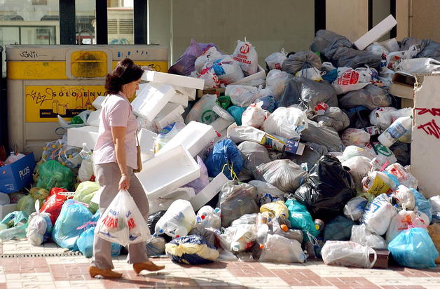 SÍ a la tasa municipal de recogida de basuras a grandes generadores