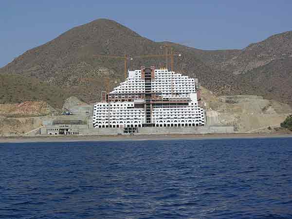 El acuerdo entre el Ejecutivo de Zapatero y la Junta sobre El Algarrobico ‘no sirve para nada’