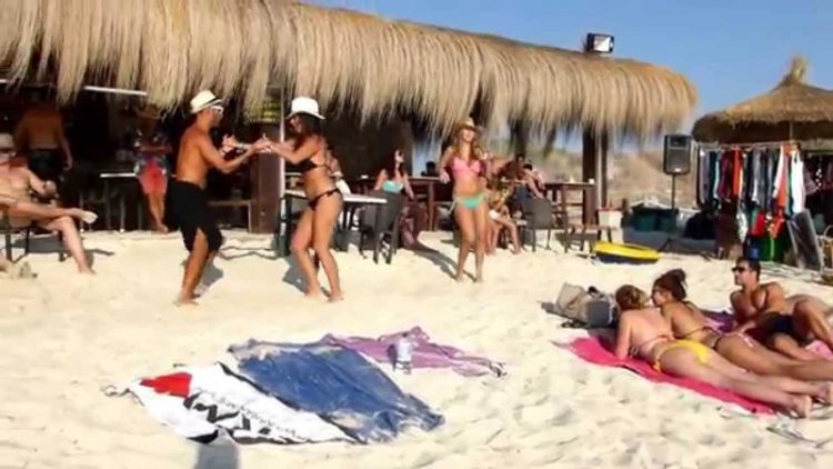 Aprobado el proyecto de demolición de los seis chiringuitos en la playa natural de Es Trenc