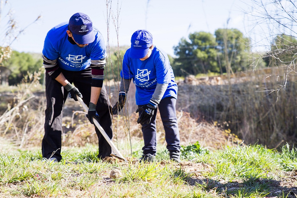 Reforestación con especies autóctonas de la ribera del río Turia