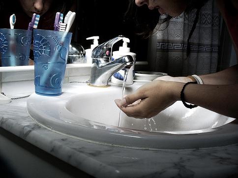 La directora general del Agua del MARM destaca la importancia de la concienciación ciudadana para incrementar el ahorro doméstico de agua y energía