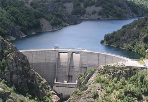 Los embalses descienden ligeramente y están al 63