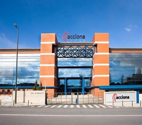 Acciona pone en funcionamiento su primera planta desaladora en Argelia