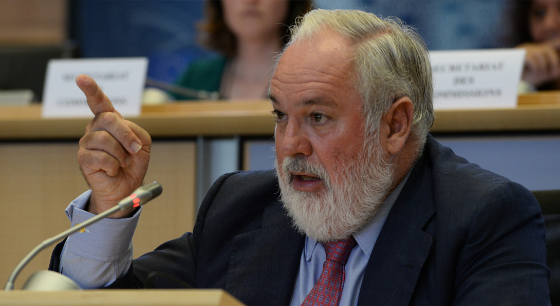 Las organizaciones ecologistas piden a Cañete que traslade la necesidad de intensificar la lucha contra el cambio climático