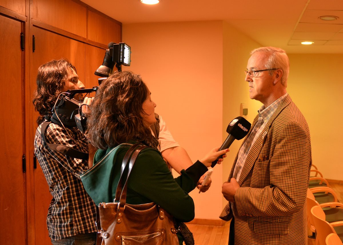 La Universidad Nacional de Córdoba (Argentina) otorga al representante del proyecto Gran Simio en España