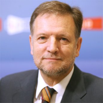 Iglesias (PSOE) apuesta por la utilización de energías renovables frente al PP que plantea "hacer más nucleares"