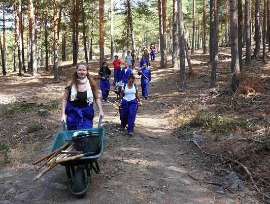 La jornada de voluntariado “Paisajes de guerra” se centrará en el mantenimiento de esta senda interpretativa en la Sierra de Guadarrama